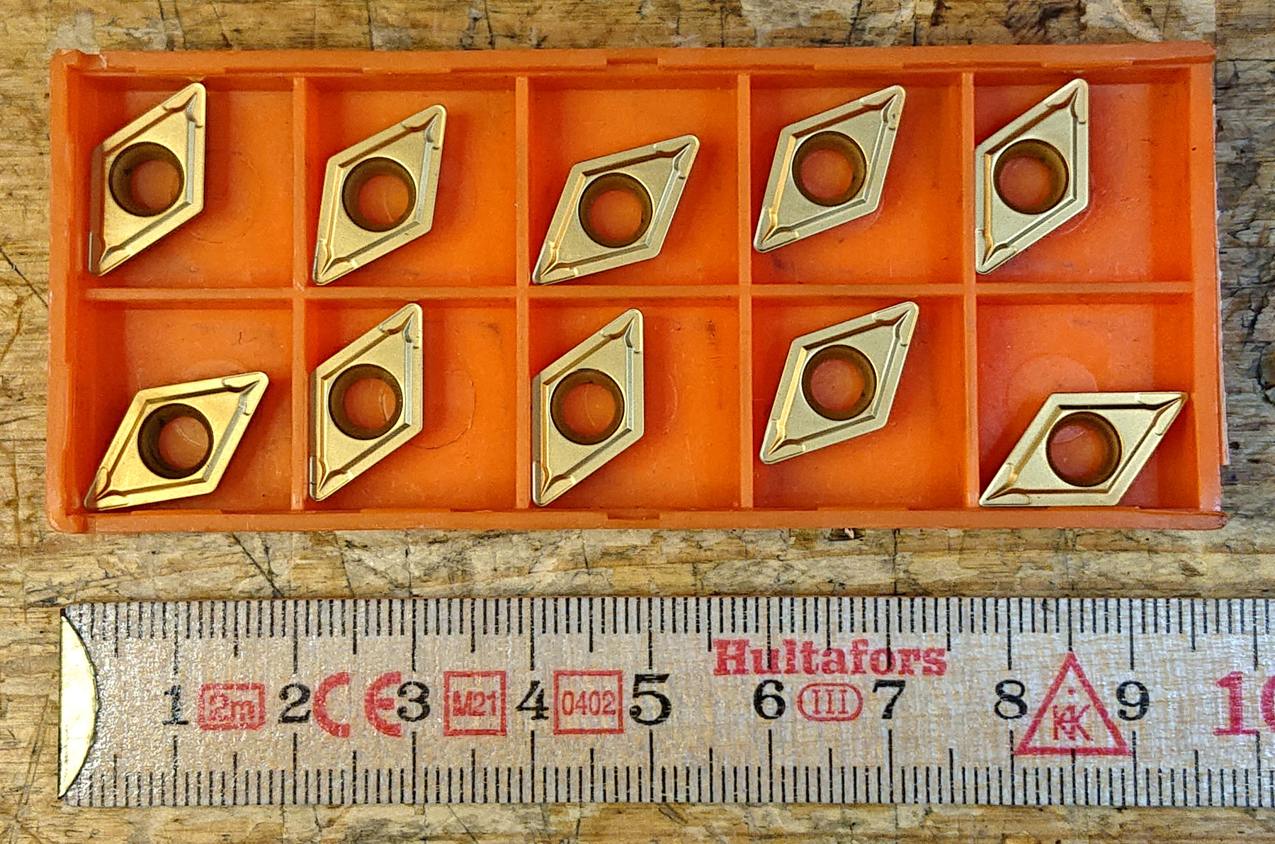 Svarvskär för hårt stål.