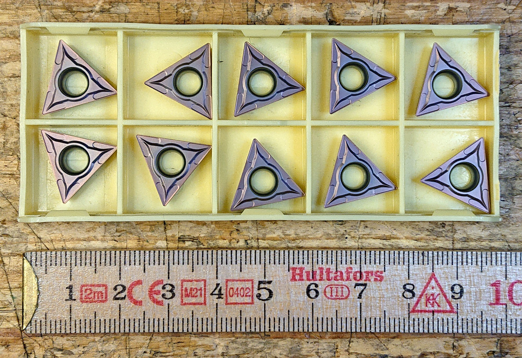 Svarvskär för hårt stål.